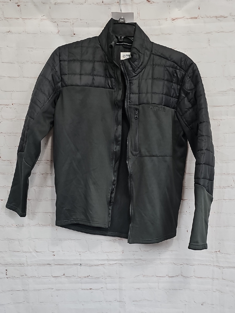Magellan Outdoors Men's Quilted Hybrid Jacket - Black